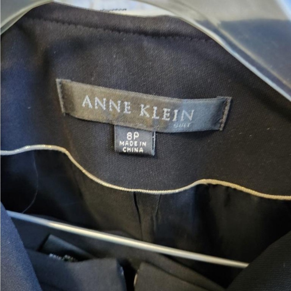 Anne Klein skirt suit size 8P black light new